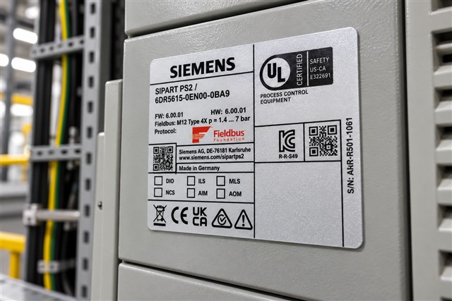 Etiqueta de especificaciones de equipo Siemens